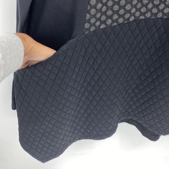 ALEMBIKA textured pockets shark bite lagenlook top minimalist quirky - Picture 5 of 9